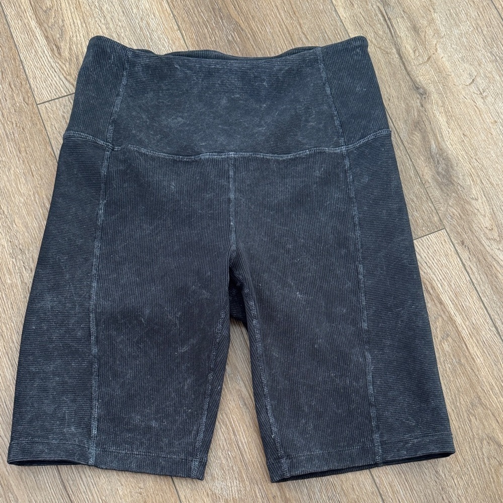 Zella Black Light Acid Wash Ribbed High-Waisted Shorts